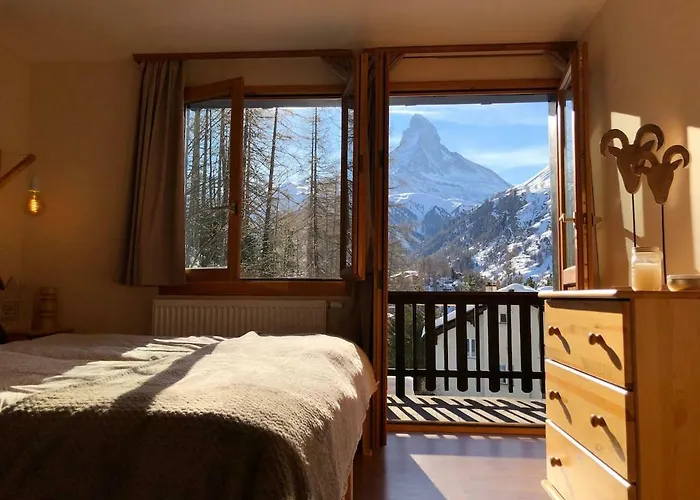 With Beautiful Views In Daire